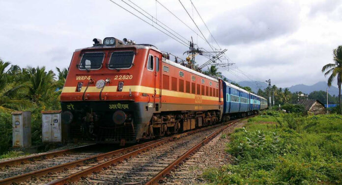 ഓണക്കാലത്തേക്ക് കോട്ടയം- ഹുബ്ബള്ളി റൂട്ടിൽ പ്രഖ്യാപിച്ച രണ്ട് സ്പെഷ്യൽ ട്രെയിനുകളുടെ റിസർവേഷൻ നാളെ ആരംഭിക്കും ഓണക്കാലത്തേക്ക് കോട്ടയം- ഹുബ്ബള്ളി റൂട്ടിൽ പ്രഖ്യാപിച്ച രണ്ട് സ്പെഷ്യൽ ട്രെയിനുകളുടെ റിസർവേഷൻ നാളെ ആരംഭിക്കും