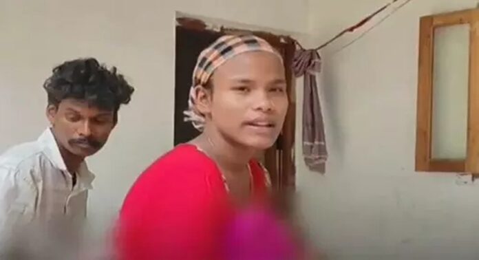 എസ് സി/ എസ് ടി വകുപ്പിനെതിരെ പരാതിയുമായി ആദിവാസി ദമ്പതികൾ എസ് സി/ എസ് ടി വകുപ്പിനെതിരെ പരാതിയുമായി ആദിവാസി ദമ്പതികൾ