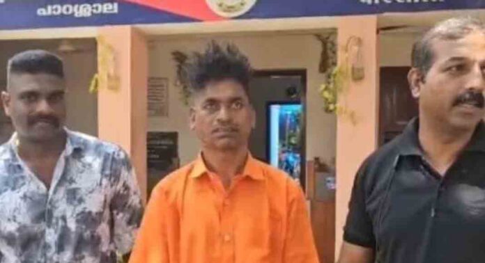 ട്രെയിനിൽ യാത്രക്കാരുടെ മൊബൈൽ ഫോൺ മോഷ്ടിച്ചു മുങ്ങുന്ന തമിഴ്നാട് സ്വദേശി പിടിയിൽ ട്രെയിനിൽ യാത്രക്കാരുടെ മൊബൈൽ ഫോൺ മോഷ്ടിച്ചു മുങ്ങുന്ന തമിഴ്നാട് സ്വദേശി പിടിയിൽ