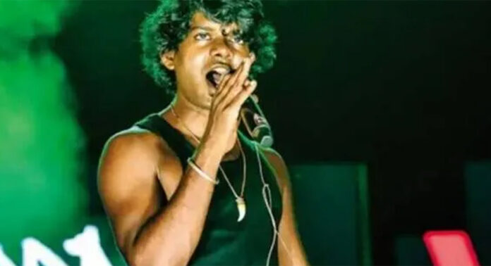 സിജെപി പ്രക്ഷോഭത്തിന് പിന്തുണ ; ഭരണഘടന കൈയിലേന്തി ആസാദി യാത്രയുമായി റാപ്പർ വേടൻ സിജെപി പ്രക്ഷോഭത്തിന് പിന്തുണ ; ഭരണഘടന കൈയിലേന്തി ആസാദി യാത്രയുമായി റാപ്പർ വേടൻ