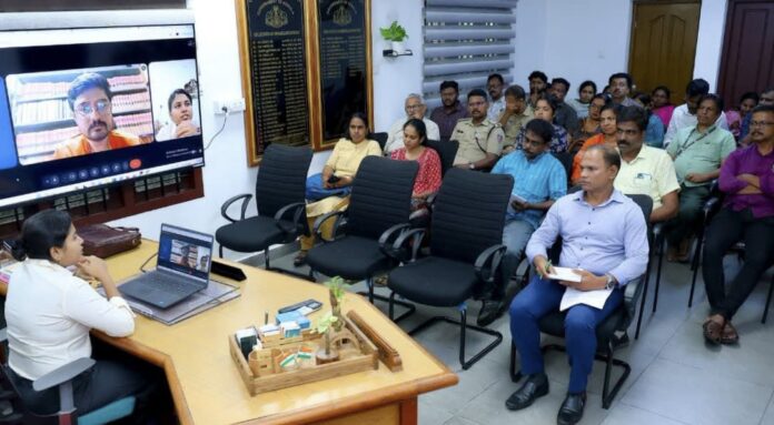 എറണാകുളം നഗരത്തിൽ വെള്ളക്കെട്ട് ഒഴിവാക്കാൻ കർശന നടപടി: സുപ്രധാന തീരുമാനങ്ങളുമായി ഓപ്പറേഷൻ ബ്രേക്ക്ത്രൂ അവലോകന യോഗം എറണാകുളം നഗരത്തിൽ വെള്ളക്കെട്ട് ഒഴിവാക്കാൻ കർശന നടപടി: സുപ്രധാന തീരുമാനങ്ങളുമായി ഓപ്പറേഷൻ ബ്രേക്ക്ത്രൂ അവലോകന യോഗം