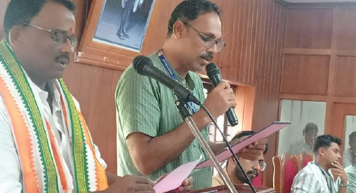 ഉദുമ ഗ്രാമപഞ്ചായത്ത് ഭരണം തിരിച്ചുപിടിച്ച് യുഡിഎഫ് ഉദുമ ഗ്രാമപഞ്ചായത്ത് ഭരണം തിരിച്ചുപിടിച്ച് യുഡിഎഫ്