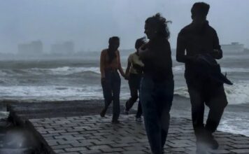 സംസ്ഥാനത്ത് മഴ കുറയുന്നു ; 50 കിലോമീറ്റര് വരെ വേഗത്തില് ശക്തമായ കാറ്റിന് സാധ്യത