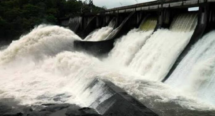 18 ഡാമുകളിലെ ജലനിരപ്പ് ഉയര്ന്നു ; വൈദ്യുതി പ്രതിസന്ധി ഒഴിയാനുള്ള വഴിതെളിയുന്നു 18 ഡാമുകളിലെ ജലനിരപ്പ് ഉയര്ന്നു ; വൈദ്യുതി പ്രതിസന്ധി ഒഴിയാനുള്ള വഴിതെളിയുന്നു