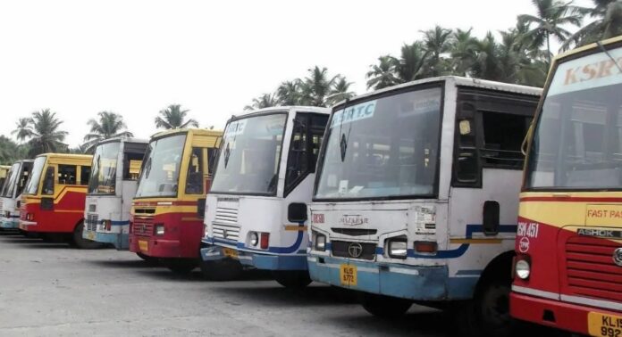 പ്രിയദർശിനി പദ്ധതി : സ്വകാര്യ ബസ് മേഖല പ്രതിസന്ധിയിൽ ; പ്രതിദിന കളക്ഷൻ കുറഞ്ഞു പ്രിയദർശിനി പദ്ധതി : സ്വകാര്യ ബസ് മേഖല പ്രതിസന്ധിയിൽ ; പ്രതിദിന കളക്ഷൻ കുറഞ്ഞു
