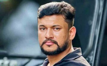 അർജുൻ ആയങ്കിയുടെ വീട്ടിൽ പോലീസ് പരിശോധന നടത്തുന്നു