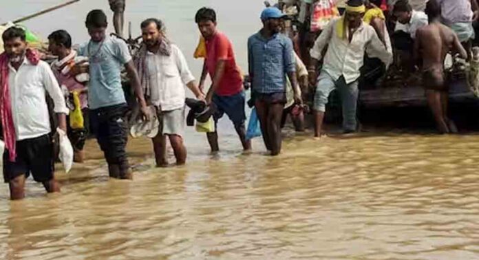 നദികളിൽ ജലനിരപ്പ് ഉയരുന്നു ; ബിഹാറിൽ പ്രളയഭീതി നദികളിൽ ജലനിരപ്പ് ഉയരുന്നു ; ബിഹാറിൽ പ്രളയഭീതി