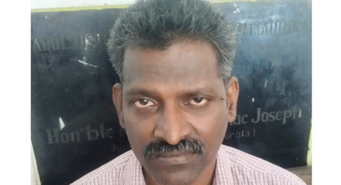 വൃദ്ധനായ പിതാവിനെ കഴുത്തില് ചവിട്ടി കൊലപ്പെടുത്താന് ശ്രമിച്ച പ്രതിക്ക് കഠിനതടവും പിഴയും വിധിച്ച് കോടതി വൃദ്ധനായ പിതാവിനെ കഴുത്തില് ചവിട്ടി കൊലപ്പെടുത്താന് ശ്രമിച്ച പ്രതിക്ക് കഠിനതടവും പിഴയും വിധിച്ച് കോടതി