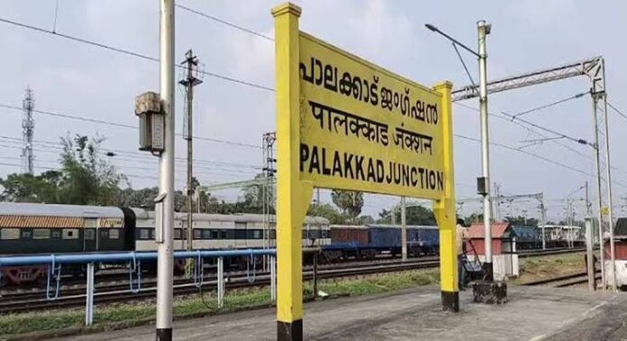 പാലക്കാട് റെയിൽവേ ഡിവിഷൻ വിഭജനം : അധികാര കൈമാറ്റ നടപടികൾ തുടങ്ങി പാലക്കാട് റെയിൽവേ ഡിവിഷൻ വിഭജനം : അധികാര കൈമാറ്റ നടപടികൾ തുടങ്ങി