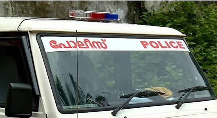 മയ്യനാട്ടിൽ കെഎസ്ഇബി ഉദ്യോഗസ്ഥനെ ഓഫീസിൽ കയറി മർദ്ദിച്ച സംഭവം : പ്രതി ദിവസങ്ങൾ കഴിഞ്ഞിട്ടും ഒളിവിൽ മയ്യനാട്ടിൽ കെഎസ്ഇബി ഉദ്യോഗസ്ഥനെ ഓഫീസിൽ കയറി മർദ്ദിച്ച സംഭവം : പ്രതി ദിവസങ്ങൾ കഴിഞ്ഞിട്ടും ഒളിവിൽ
