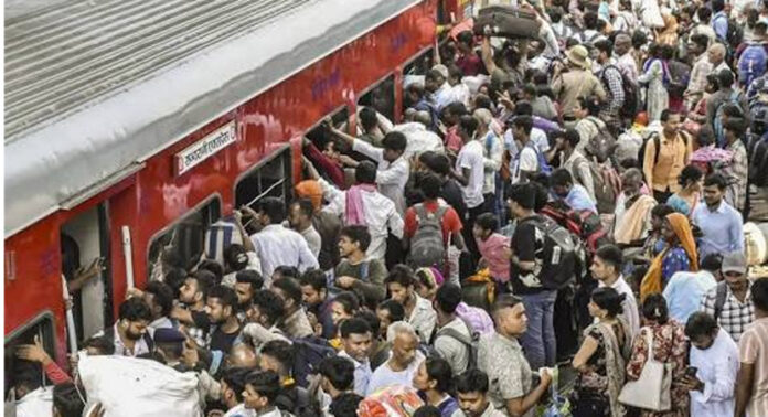 ഡി-റിസർവ്ഡ് കോച്ച് : കേരളത്തിൽ 24 തീവണ്ടികൾ മാത്രം പട്ടിക പുനഃപരിശോധിച്ച് റെയിൽവേ ഡി-റിസർവ്ഡ് കോച്ച് : കേരളത്തിൽ 24 തീവണ്ടികൾ മാത്രം പട്ടിക പുനഃപരിശോധിച്ച് റെയിൽവേ