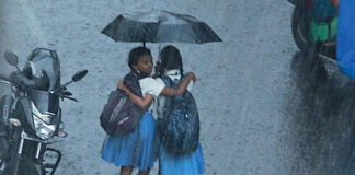 കോട്ടയം, പത്തനംതിട്ട, ജില്ലകളിൽ ക്യാമ്പുകൾ പ്രവർത്തിക്കുന്ന സ്കൂളുകൾക്ക് ഇന്ന് അവധി