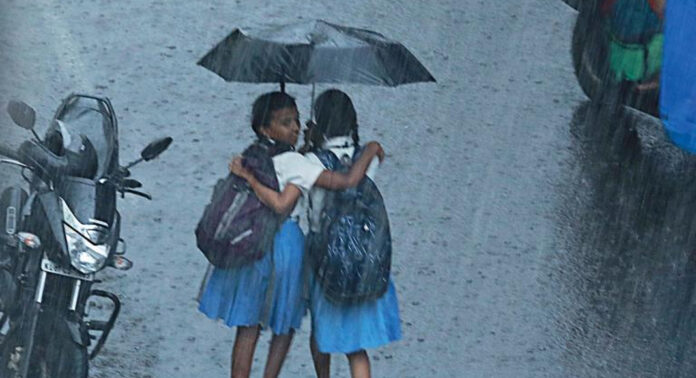 കോട്ടയം, പത്തനംതിട്ട, ജില്ലകളിൽ ക്യാമ്പുകൾ പ്രവർത്തിക്കുന്ന സ്കൂളുകൾക്ക് ഇന്ന് അവധി കോട്ടയം, പത്തനംതിട്ട, ജില്ലകളിൽ ക്യാമ്പുകൾ പ്രവർത്തിക്കുന്ന സ്കൂളുകൾക്ക് ഇന്ന് അവധി