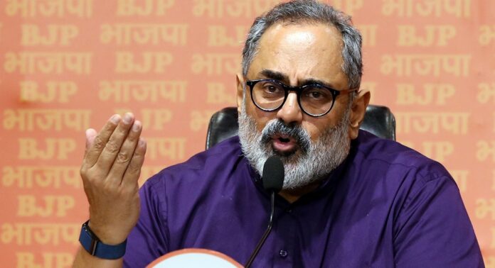 കയ്പമംഗലം അപകടം : സംസ്ഥാന സർക്കാരിന്റെ വീഴ്ച മറച്ചുവെക്കാൻ കേന്ദ്രത്തെ കുറ്റപ്പെടുത്തുന്നു : രാജീവ് ചന്ദ്രശേഖർ കയ്പമംഗലം അപകടം : സംസ്ഥാന സർക്കാരിന്റെ വീഴ്ച മറച്ചുവെക്കാൻ കേന്ദ്രത്തെ കുറ്റപ്പെടുത്തുന്നു : രാജീവ് ചന്ദ്രശേഖർ
