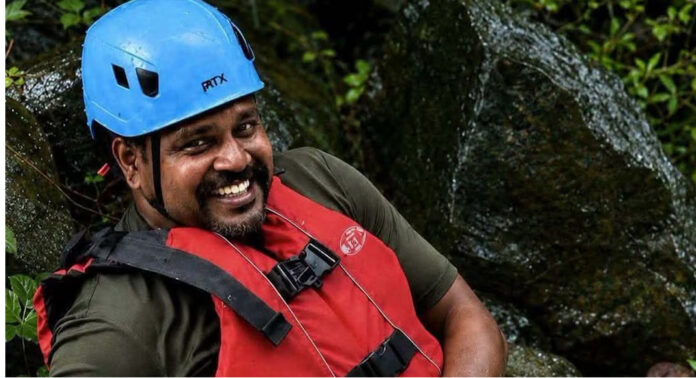 രക്ഷാപ്രവർത്തനത്തിനിടെ ഒഴുക്കിൽപെട്ട് മരിച്ച രാജേഷിന്റെ മൃതദേഹം കൊണ്ടുപോയതിൽ വീഴ്ചയുണ്ടായ സംഭവം ; വിശദീകരണം തേടി കണ്ണൂർ എഡിഎം രക്ഷാപ്രവർത്തനത്തിനിടെ ഒഴുക്കിൽപെട്ട് മരിച്ച രാജേഷിന്റെ മൃതദേഹം കൊണ്ടുപോയതിൽ വീഴ്ചയുണ്ടായ സംഭവം ; വിശദീകരണം തേടി കണ്ണൂർ എഡിഎം