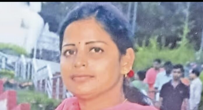 പണത്തെച്ചൊല്ലി വാക്കുതർക്കം; യുവതിയെ കൊലപ്പെടുത്തിയ ശേഷം ഒളിവിൽ പോയ കാമുകൻ പിടിയിൽ പണത്തെച്ചൊല്ലി വാക്കുതർക്കം; യുവതിയെ കൊലപ്പെടുത്തിയ ശേഷം ഒളിവിൽ പോയ കാമുകൻ പിടിയിൽ