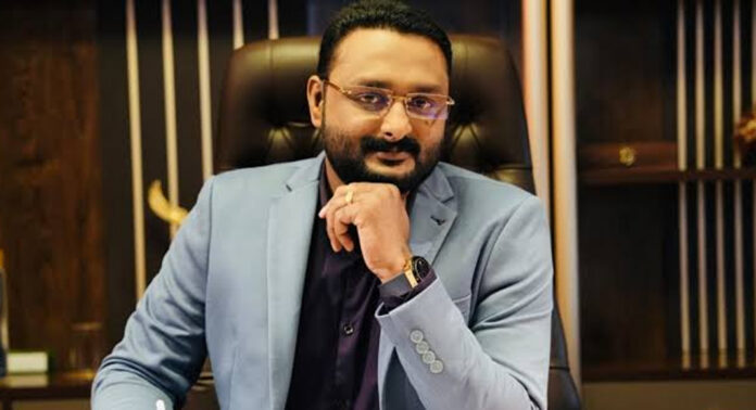 മുഖ്യമന്ത്രിയെ അധിക്ഷേപിച്ചെന്ന കേസ് : ആന്റോ അഗസ്റ്റിൻ നാളെ ചോദ്യം ചെയ്യലിന് ഹാജരാകണം ; നോട്ടീസ് നൽകി കളമശ്ശേരി പോലീസ് മുഖ്യമന്ത്രിയെ അധിക്ഷേപിച്ചെന്ന കേസ് : ആന്റോ അഗസ്റ്റിൻ നാളെ ചോദ്യം ചെയ്യലിന് ഹാജരാകണം ; നോട്ടീസ് നൽകി കളമശ്ശേരി പോലീസ്
