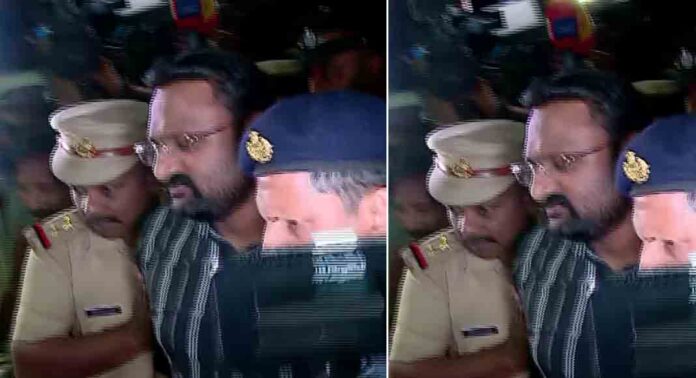 ആന്റോ അഗസ്റ്റിന്റെ വയനാട് വാഴവറ്റയിലെ വീട്ടില് തെളിവെടുപ്പ് നടത്തി എക്സൈസ് ആന്റോ അഗസ്റ്റിന്റെ വയനാട് വാഴവറ്റയിലെ വീട്ടില് തെളിവെടുപ്പ് നടത്തി എക്സൈസ്