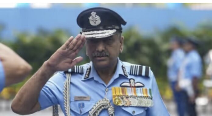 ഇന്ത്യൻ വ്യോമസേനയ്ക്ക് പുതിയ മേധാവി; എയർ മാർഷൽ അശുതോഷ് ദീക്ഷിത് ഈ മാസം അവസാനം ചുമതലയേൽക്കും ഇന്ത്യൻ വ്യോമസേനയ്ക്ക് പുതിയ മേധാവി; എയർ മാർഷൽ അശുതോഷ് ദീക്ഷിത് ഈ മാസം അവസാനം ചുമതലയേൽക്കും