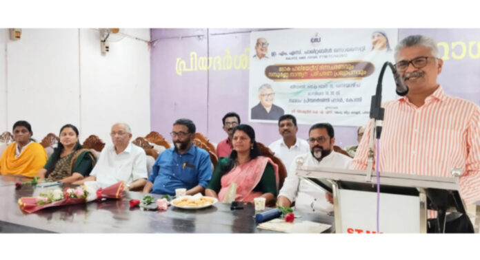 സ്വാന്തന പ്രവര്ത്തനം സമൂഹത്തിന്റെ പ്രതിബദ്ധത : കളക്ടര് എ.നിസാമുദ്ദീൻ സ്വാന്തന പ്രവര്ത്തനം സമൂഹത്തിന്റെ പ്രതിബദ്ധത : കളക്ടര് എ.നിസാമുദ്ദീൻ