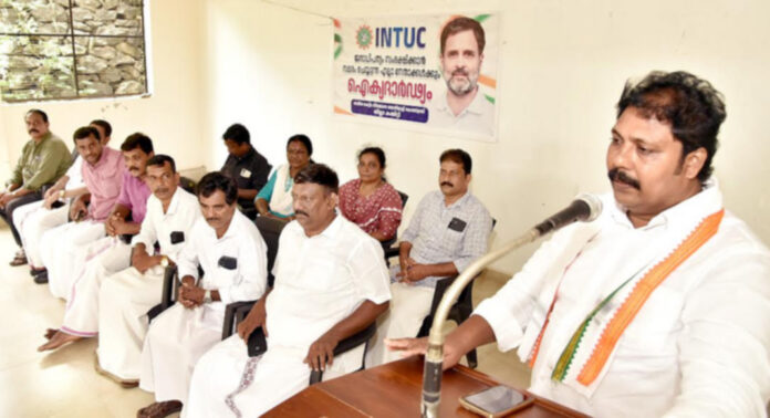 ദേശീയ കെട്ടിട നിർമ്മാണ തൊഴിലാളി കോൺഗ്രസ് (ഐ.എൻ.ടി.യു.സി.) ന്റെ നേതൃത്വത്തില് ഐക്യദാർഢ്യ സദസ്സ് നടന്നു ദേശീയ കെട്ടിട നിർമ്മാണ തൊഴിലാളി കോൺഗ്രസ് (ഐ.എൻ.ടി.യു.സി.) ന്റെ നേതൃത്വത്തില് ഐക്യദാർഢ്യ സദസ്സ് നടന്നു