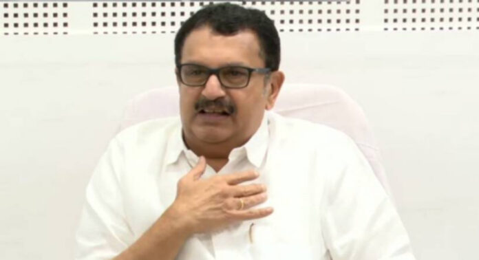 മരുന്ന് പ്രതിസന്ധിയെക്കുറിച്ചുള്ള പ്രചാരണങ്ങൾക്ക് പിന്നിൽ ഗൂഢാലോചന; വിദേശ കമ്പനികളുടെ ഇടപെടൽ ആരോപിച്ചു കെ മുരളീധരൻ മരുന്ന് പ്രതിസന്ധിയെക്കുറിച്ചുള്ള പ്രചാരണങ്ങൾക്ക് പിന്നിൽ ഗൂഢാലോചന; വിദേശ കമ്പനികളുടെ ഇടപെടൽ ആരോപിച്ചു കെ മുരളീധരൻ